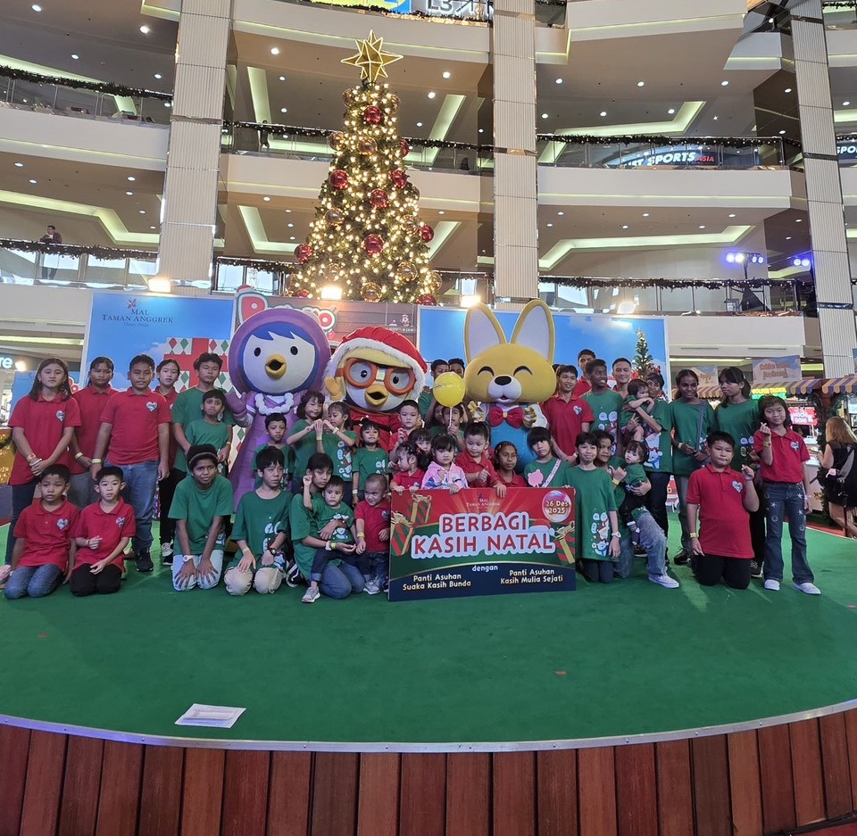 Pororo Christmas Adventure at Mal Taman Anggrek